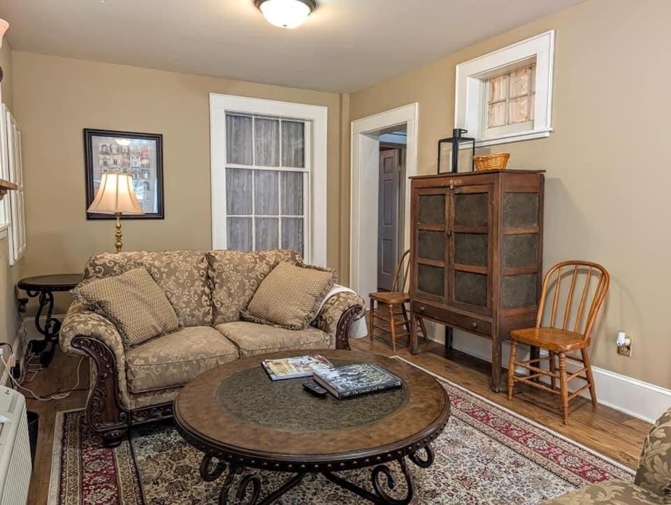 Downtown Historic Home, Easy Walk From State Street Bristol Exterior photo