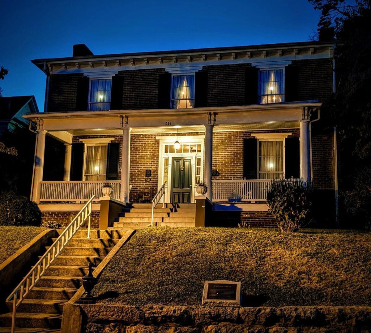 Downtown Historic Home, Easy Walk From State Street Bristol Exterior photo